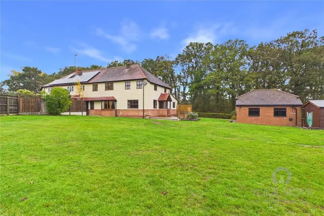Blackmires Lane, Silverstone, NN12, photo 1
