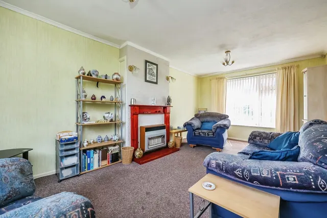 Photo 3 — Bexwell Close, Clifton, Nottingham, NG11