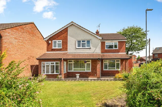 Crantock Close, Halewood, L26, photo 1