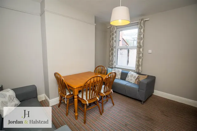 Photo 3 — Gladstone Road, Chester, Cheshire, CH1 4BZ