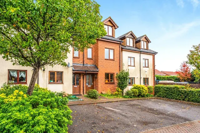 John North Close, High Wycombe, HP11, photo 1