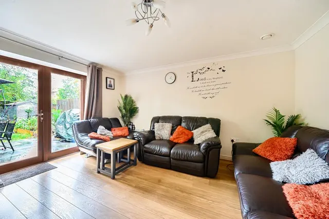 John North Close, High Wycombe, HP11, photo 2