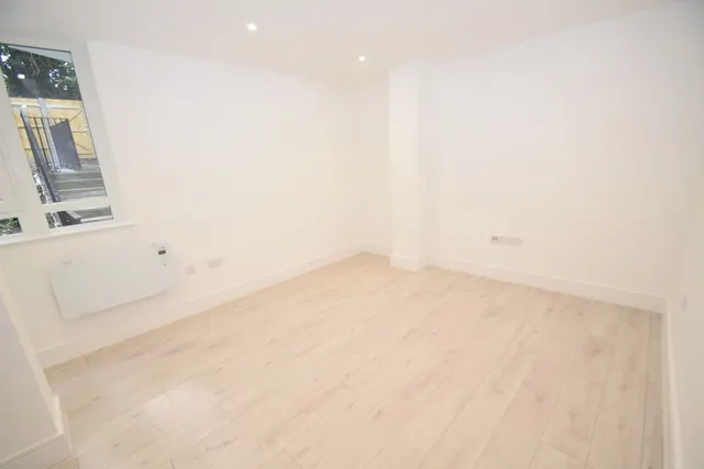 Desborough Road, High Wycombe, HP11, photo 3