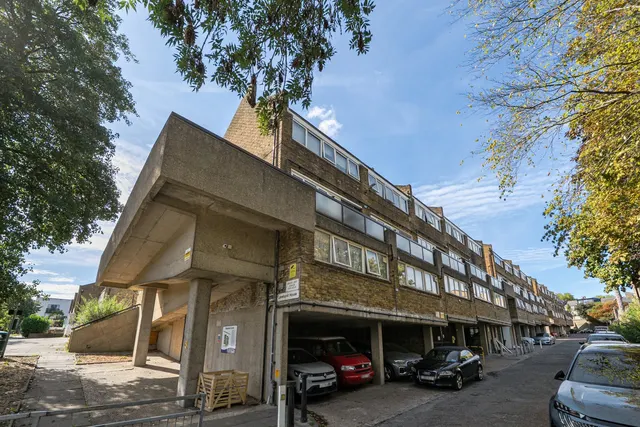 Woodvale Walk, SE27, photo 1