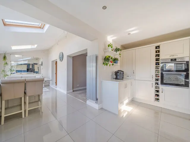 Chevet Grove, Wakefield, WF2, photo 3