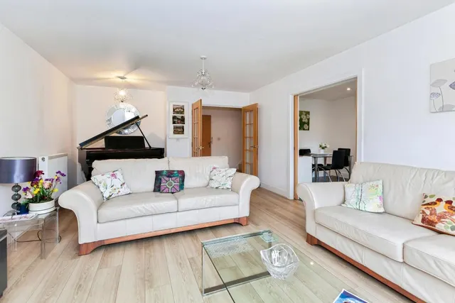 Foxglove Drive, Maidenhead, SL6, photo 1