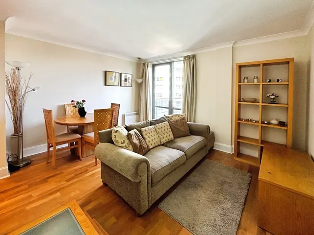 Merchants Quay, LS9, photo 1