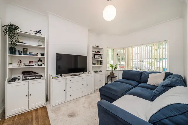 Rosecroft Gardens, TW2, photo 2