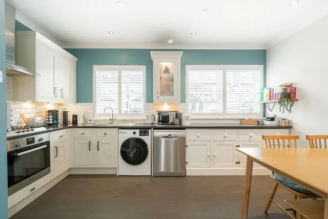 Elmgrove Road, Weybridge, KT13, photo 3