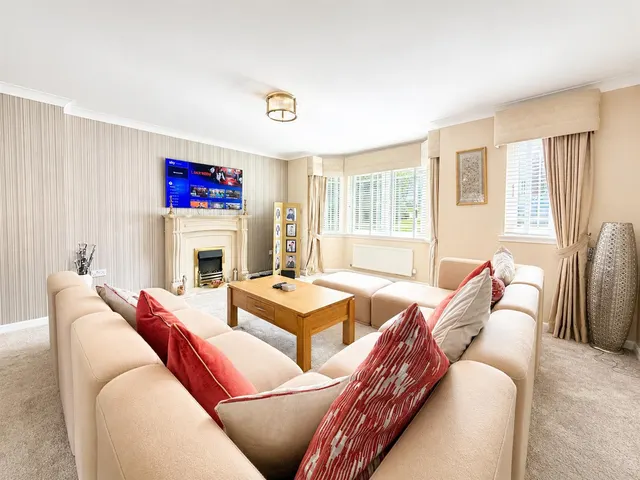 Photo 3 — Greenoakhill Road, Uddingston, Glasgow, G71 7PS
