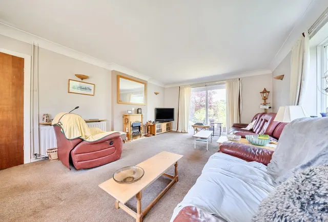 Photo 2 — Woodroyd Avenue, Horley, RH6 7EF