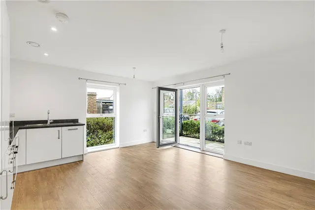 Atlas Way, Oakgrove, MK10, photo 1