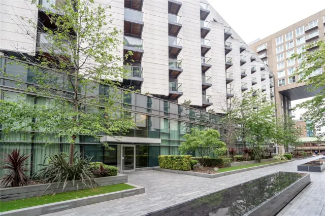Baltimore Wharf, Crossharbour, E14, photo 1