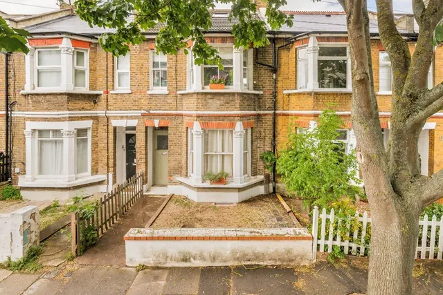 Fraser Street, W4, photo 1