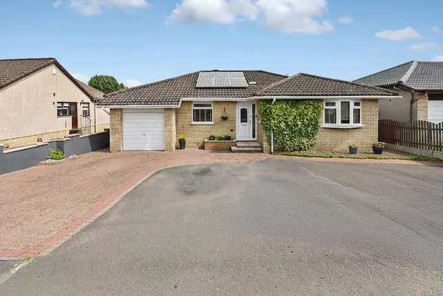 Harthill Road, Bathgate, photo 1