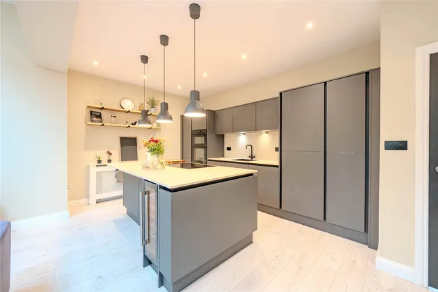 Allerton Grange Crescent, Leeds, LS17, photo 3