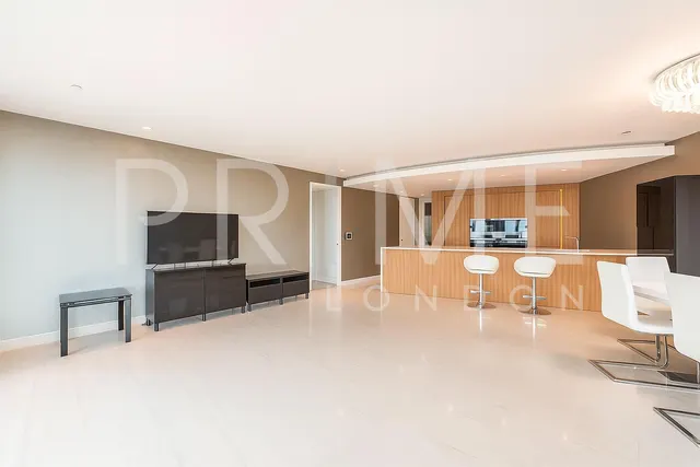 The Tower, One St. George Wharf, SW8, photo 2