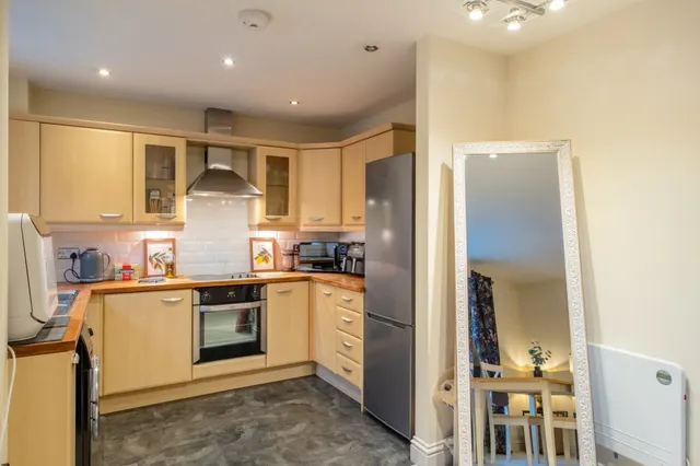Manor Gardens Close, Loughborough, LE11, photo 3