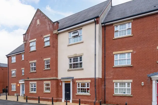 Manor Gardens Close, Loughborough, LE11, photo 1