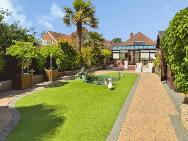 Reading Road, Woodley, RG5, photo 2