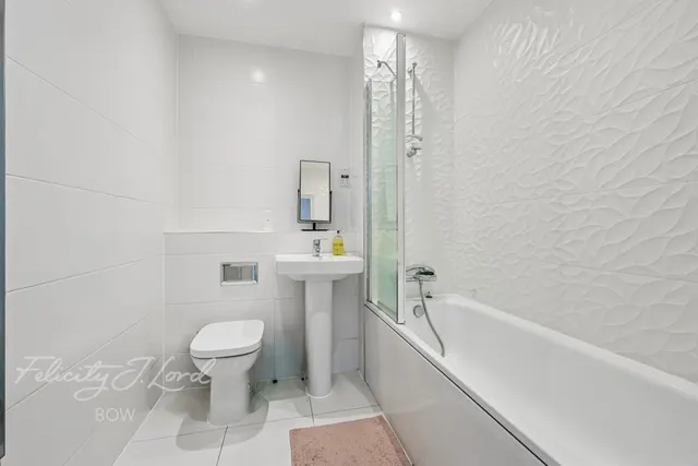 St Clements Avenue, London, E3, photo 3
