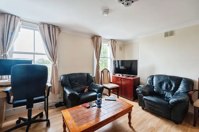 Nunhead Green, London, SE15, photo 3