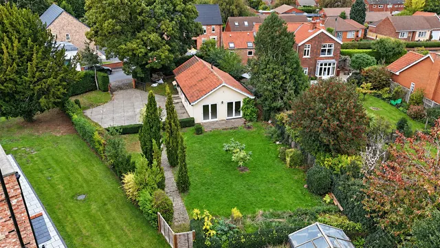 The Bungalow East Acridge, Barton-Upon-Humber, DN18, photo 2