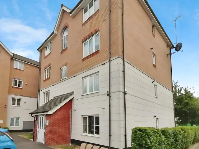 Twickenham Close, Swindon, SN3, photo 1