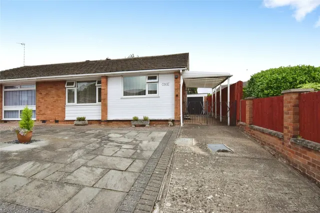 Buckfast Close, Wigston, LE18, photo 1
