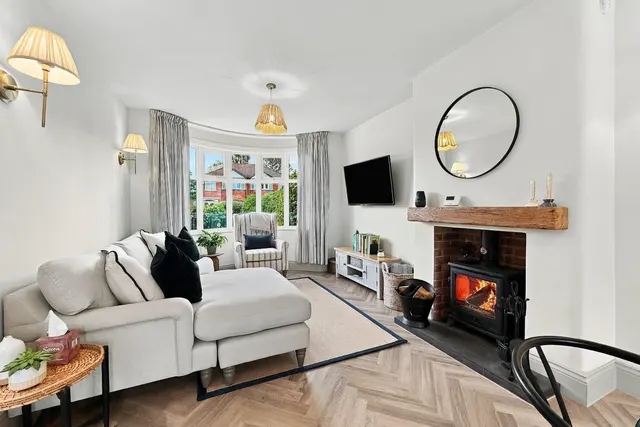 St. Georges Crescent, Timperley, WA15, photo 3