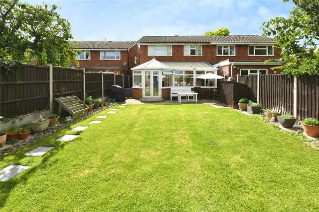 Photo 3 — New England Crescent, Great Wakering, Southend-on-Sea, Essex, SS3