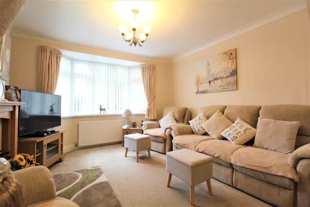 Photo 2 — Rookery View, Grays, Essex, RM17 6AS