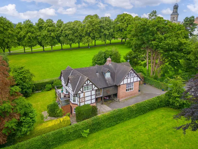 Victoria Avenue, Shrewsbury, SY1, photo 1