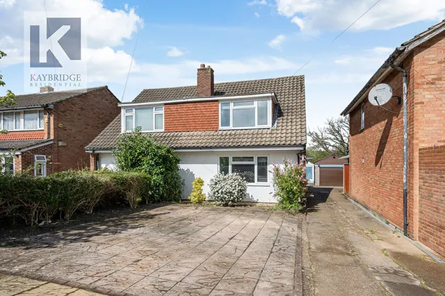 Iris Road, West Ewell, KT19, photo 1