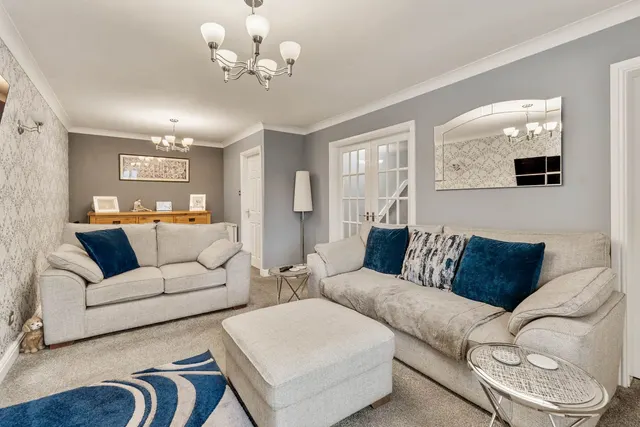 Westminster Road, HX3, photo 3