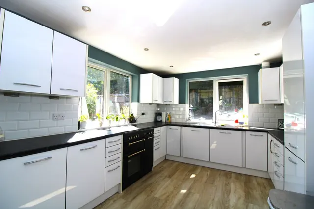 Petworth Close, Stevenage, photo 1