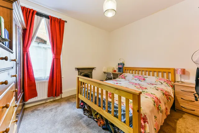 Wilton Road, London, SW19, photo 3