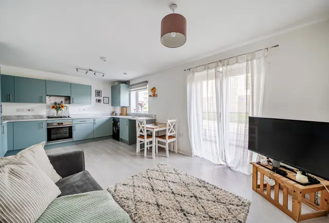 Photo 3 — Oxleigh Way, Gloucestershire, Stoke Gifford, BS34 8AL