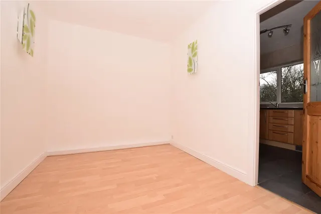 Sandhill Court, Leeds, LS17, photo 3