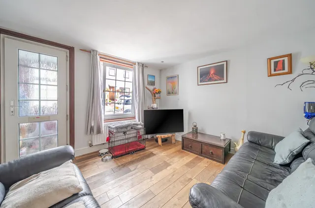 Vicarage Road, Alton, GU34, photo 2