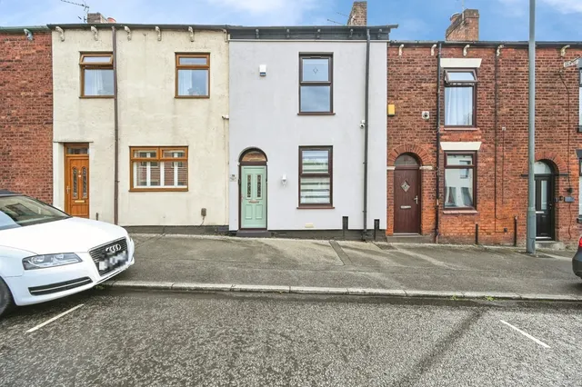 Castle Hill Road, Hindley, Wigan, Greater Manchester, WN2, photo 1