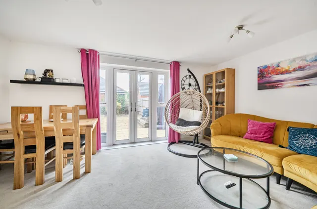 Photo 3 — Shipridge Drive, Spencers Wood, Reading, Berkshire, RG7 1UG