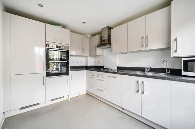 Photo 2 — Shipridge Drive, Spencers Wood, Reading, Berkshire, RG7 1UG
