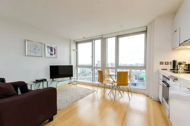 Fairmont Avenue, London, E14, photo 2
