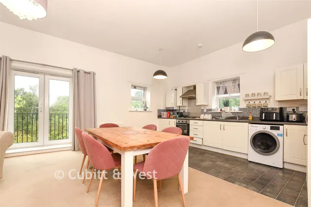 Roman Lane, Southwater, RH13, photo 3