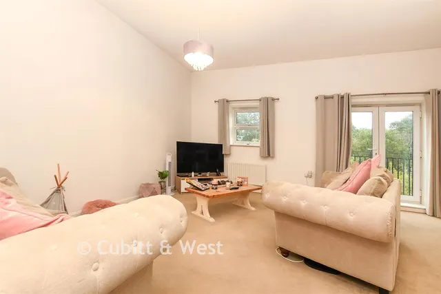 Roman Lane, Southwater, RH13, photo 2
