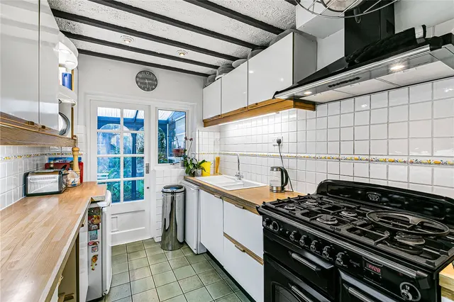 Rydal Gardens, Whitton, TW3, photo 3