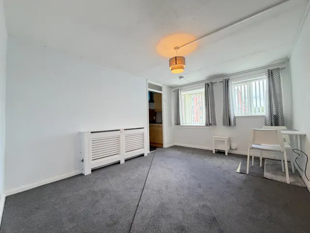 Photo 2 — Oxford Street, Bilston, Wolverhampton, WV14