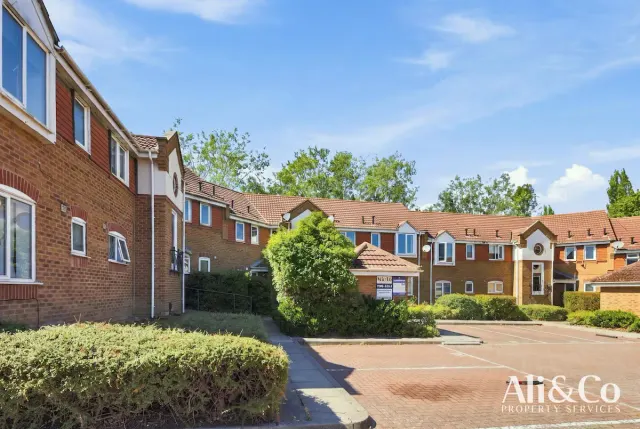 Caravel Close, Grays, photo 1