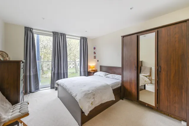 London, E14, photo 2